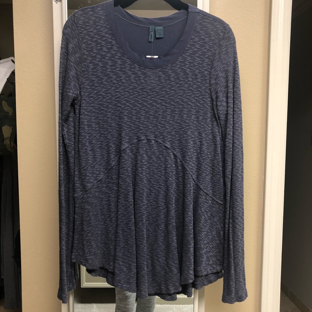 ⭐️Anthropologie⭐️ navy top
